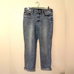 Judy blue boyfriend fit  jeans .